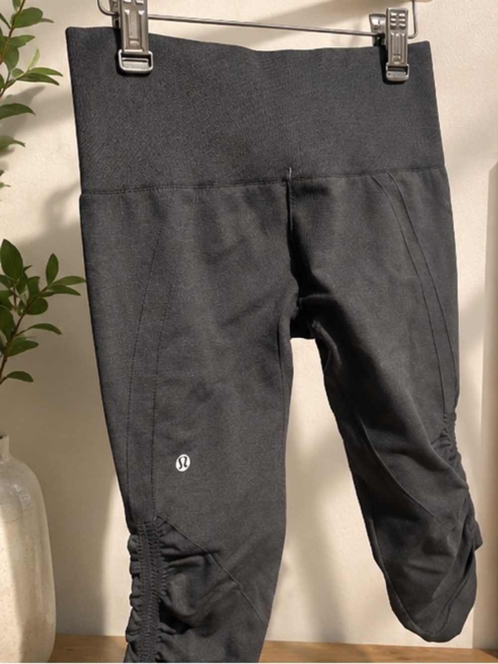 Lululemon Small Black Cropped Leggings